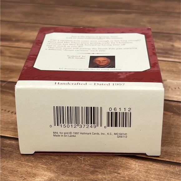 1997 HALLMARK KEEPSAKE ORNAMENT QX6112 THE CLAUSES ON VACATION FISHING SANTA - Picture 5 of 9